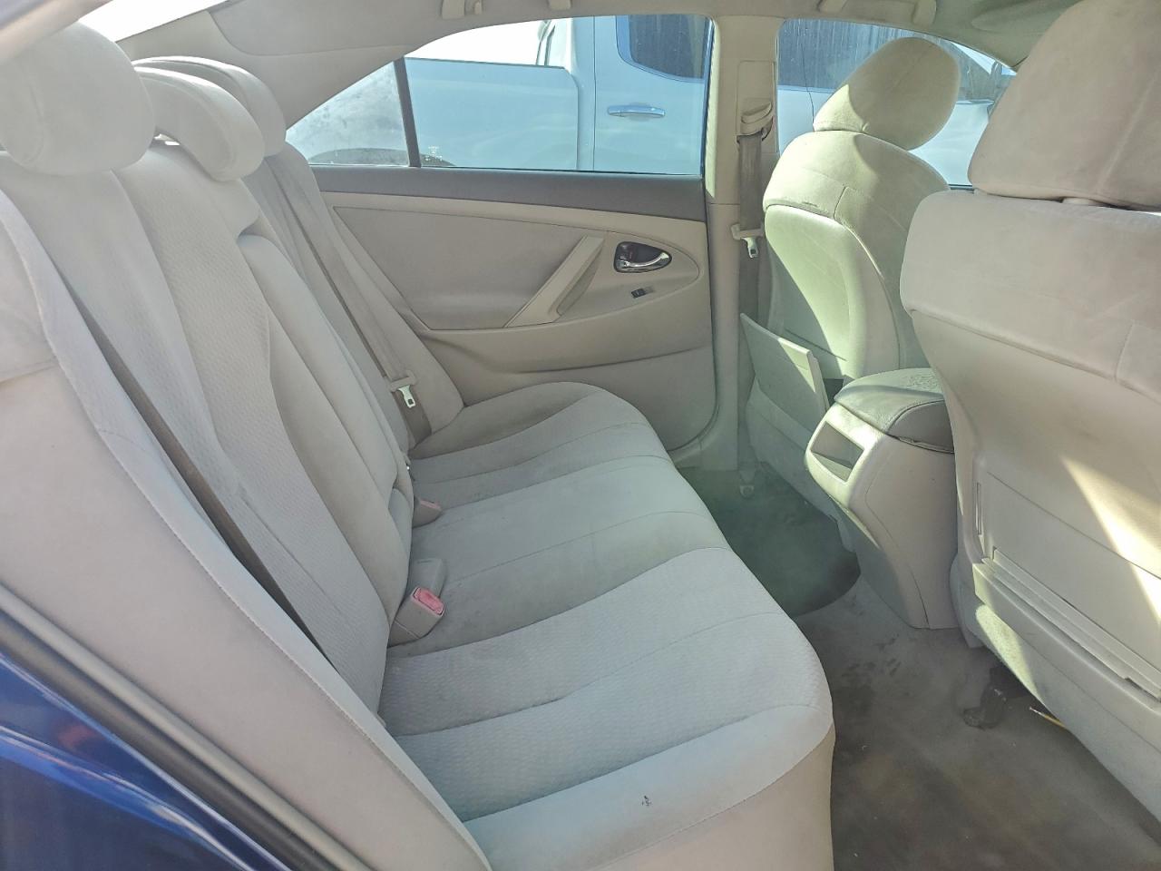 2011 TOYOTA CAMRY BASE photo 10