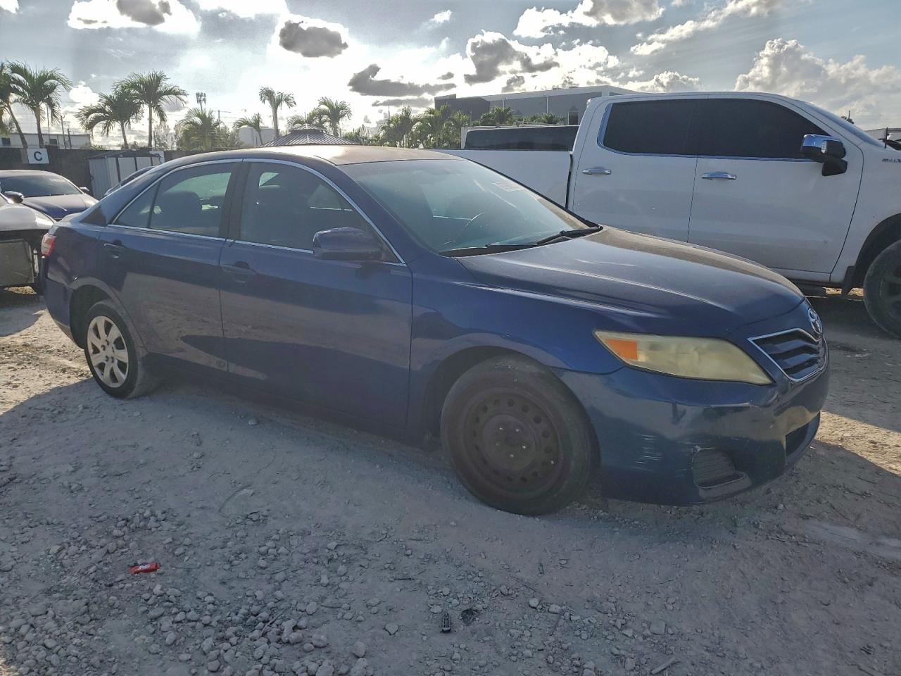 2011 TOYOTA CAMRY BASE photo 4