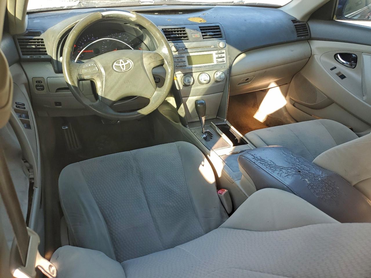 2011 TOYOTA CAMRY BASE photo 8