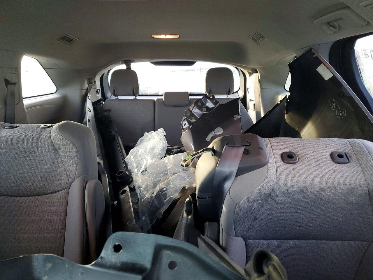 2022 TOYOTA SIENNA LE photo 10