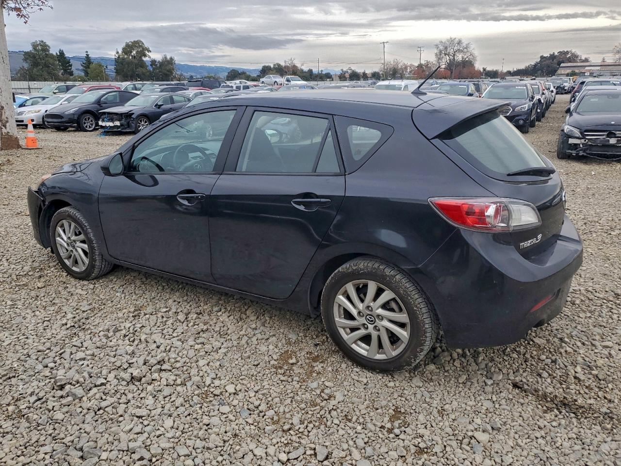 2013 MAZDA 3 I photo 2