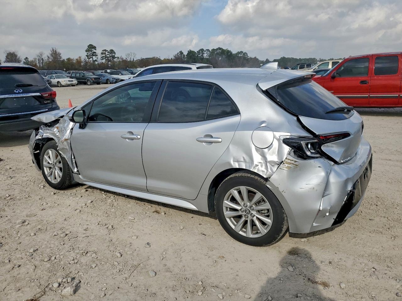2025 TOYOTA COROLLA SE photo 2