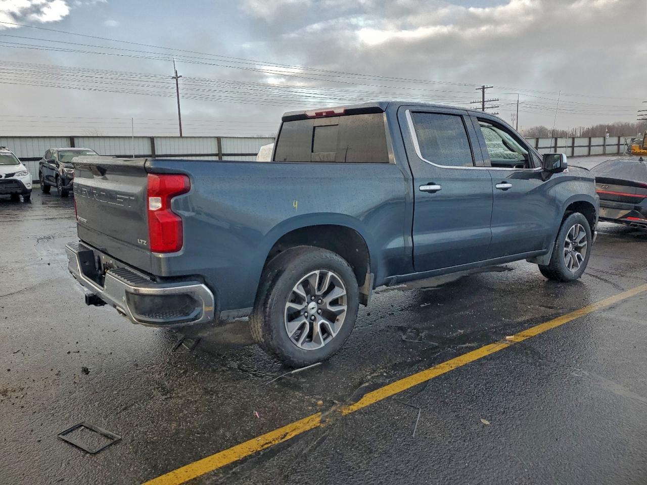 2019 CHEVROLET SILVERADO K1500 LTZ photo 3