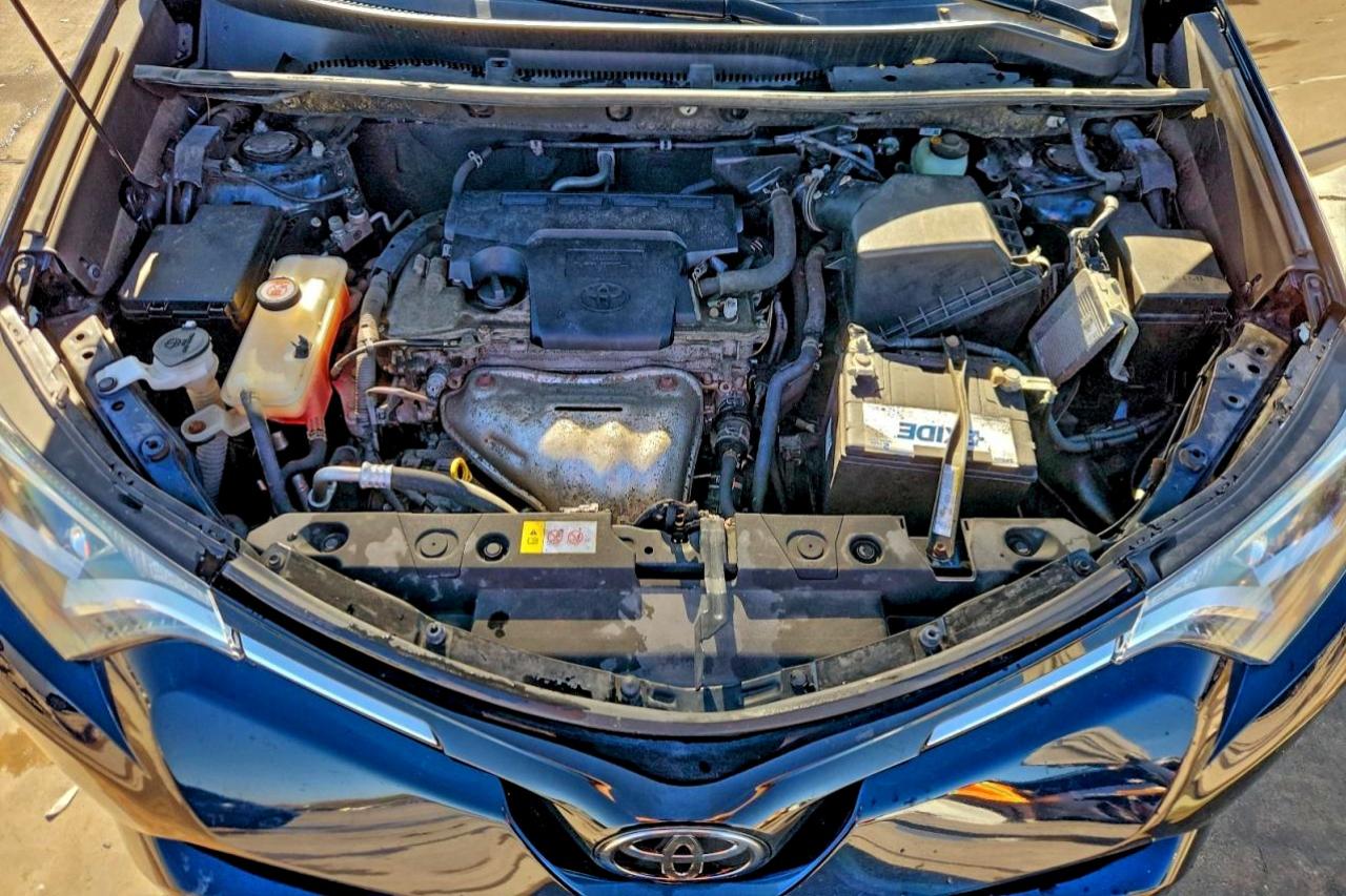 2017 TOYOTA RAV4 XLE photo 11