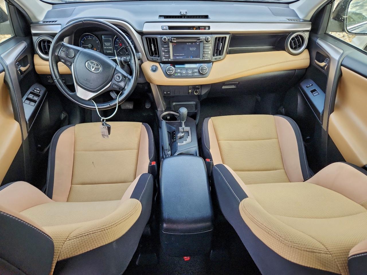 2017 TOYOTA RAV4 XLE photo 8