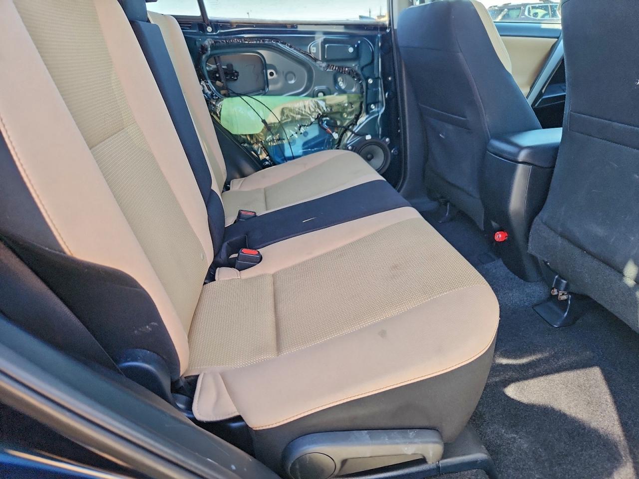 2017 TOYOTA RAV4 XLE photo 10