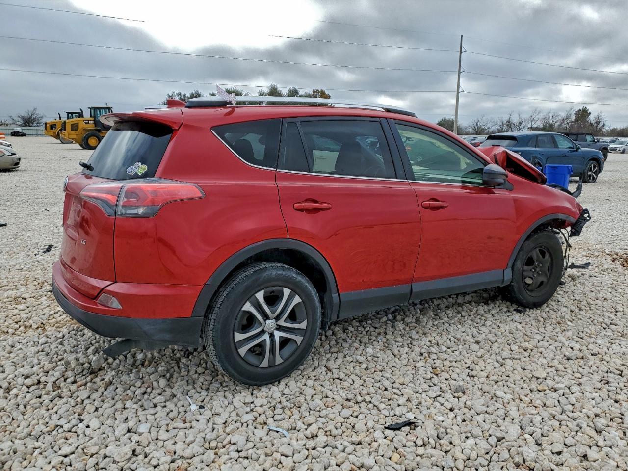 2016 TOYOTA RAV4 LE photo 3