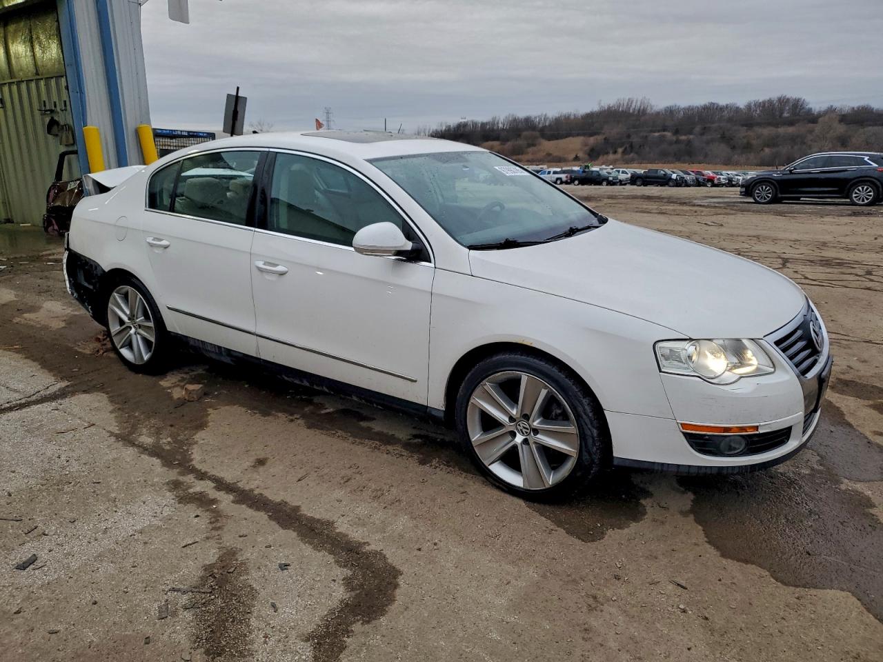 2010 VOLKSWAGEN PASSAT KOMFORT photo 4