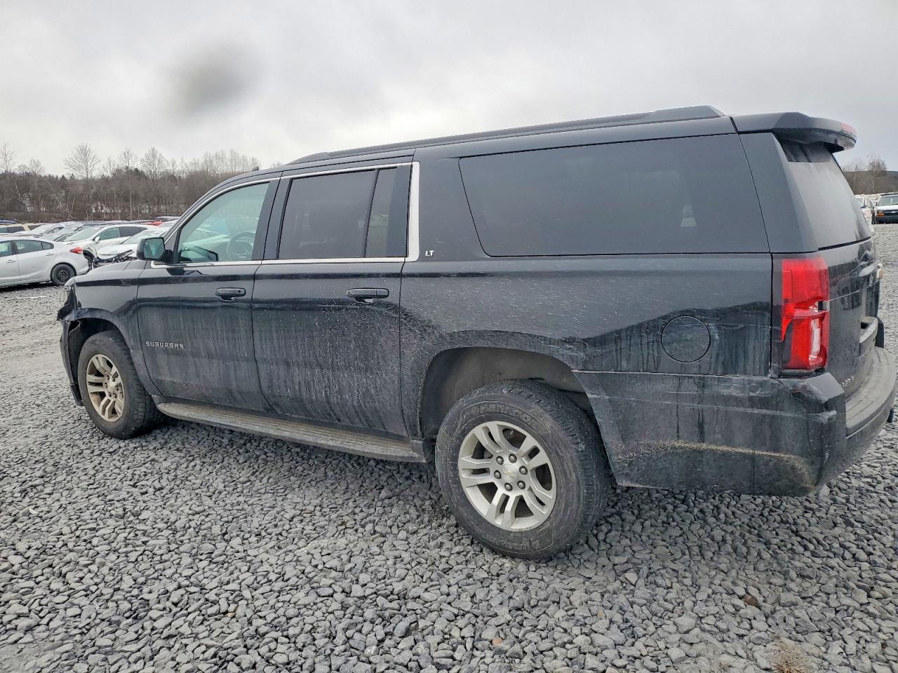 2018 CHEVROLET SUBURBAN K1500 LT photo 2