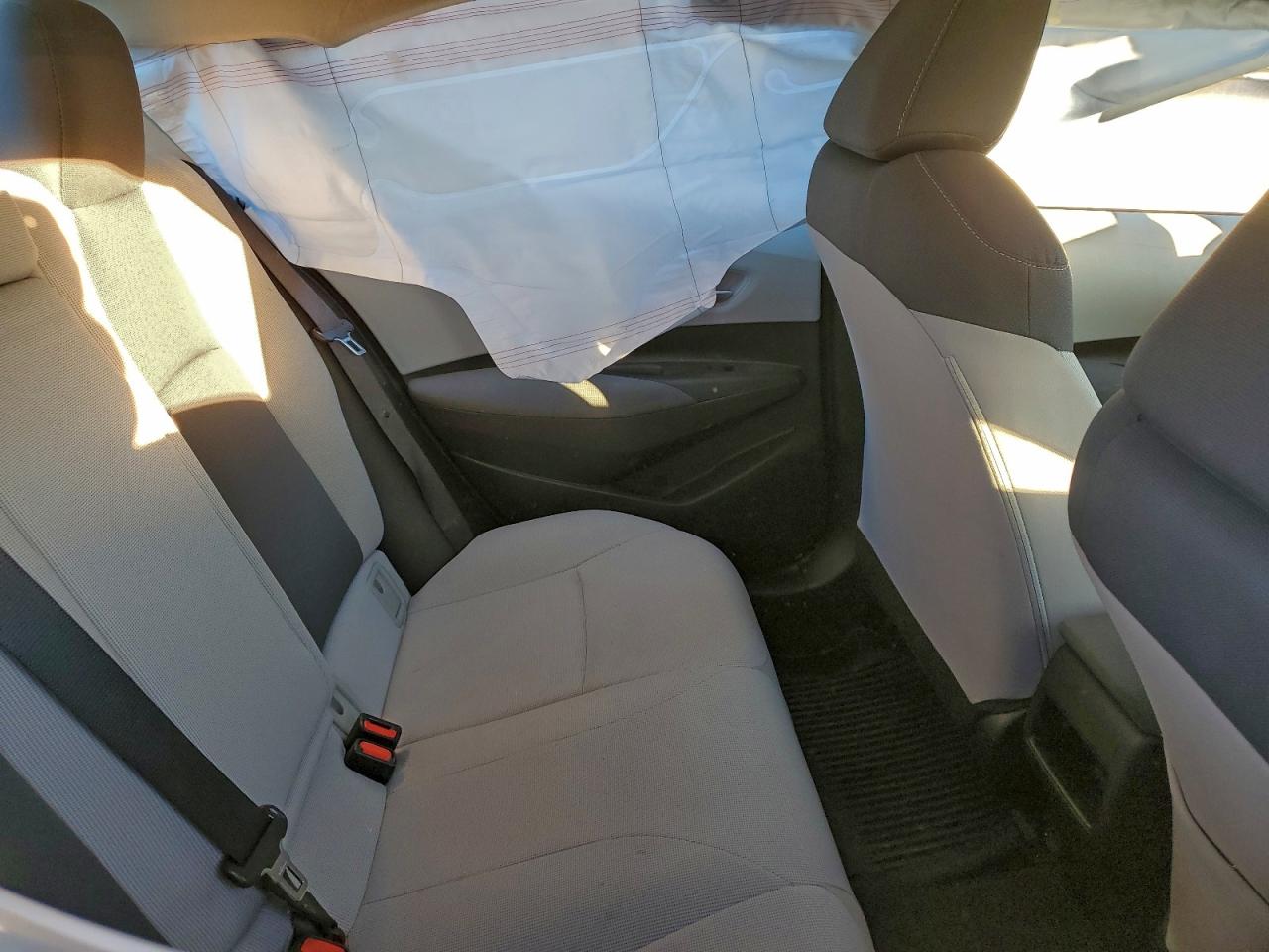 2021 TOYOTA COROLLA LE photo 10