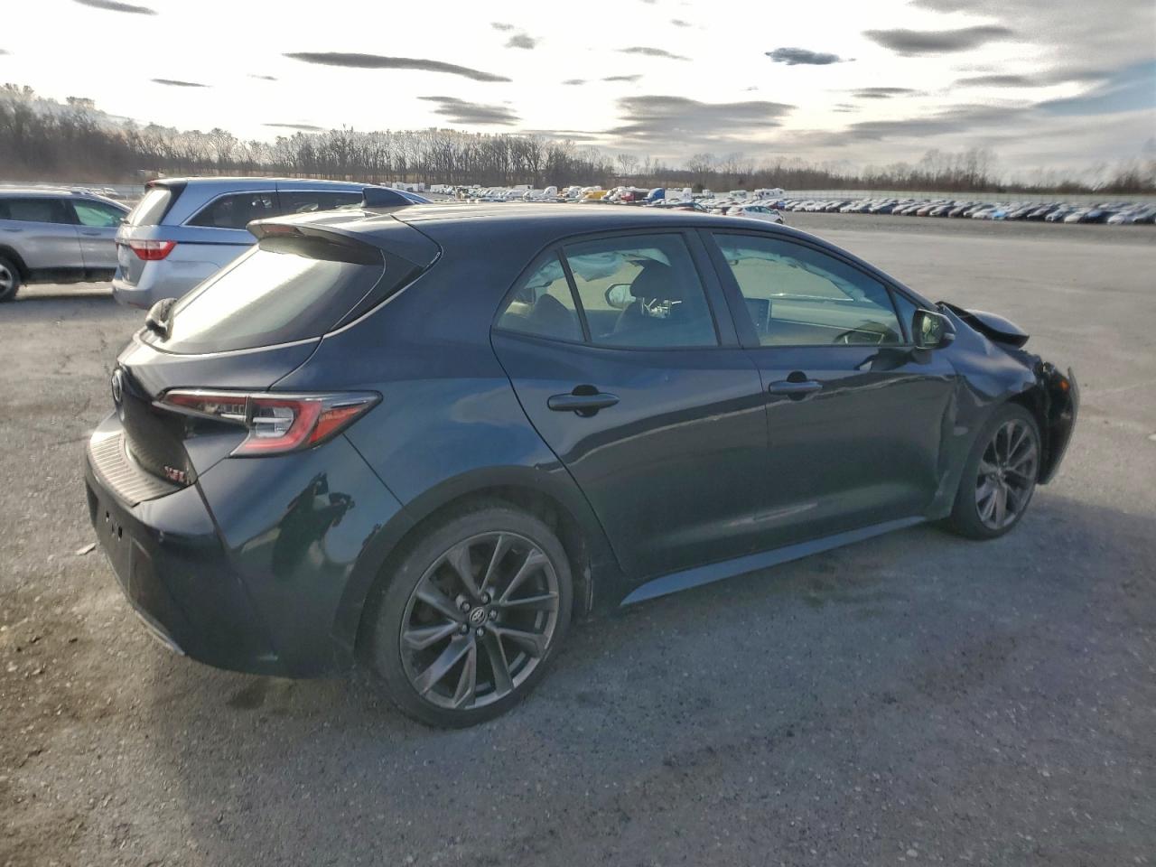 2019 TOYOTA COROLLA SE photo 3