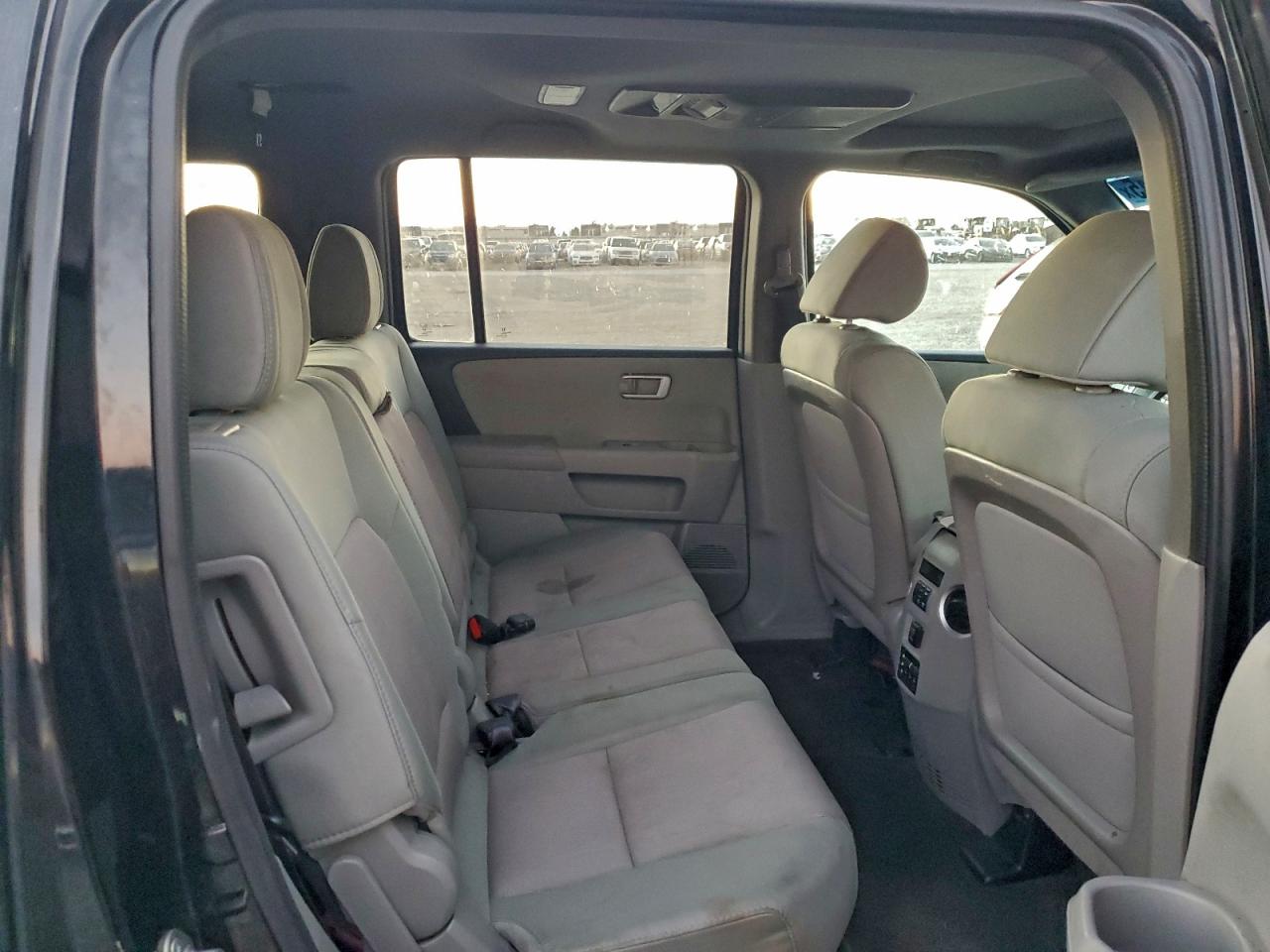 2015 HONDA PILOT SE photo 11