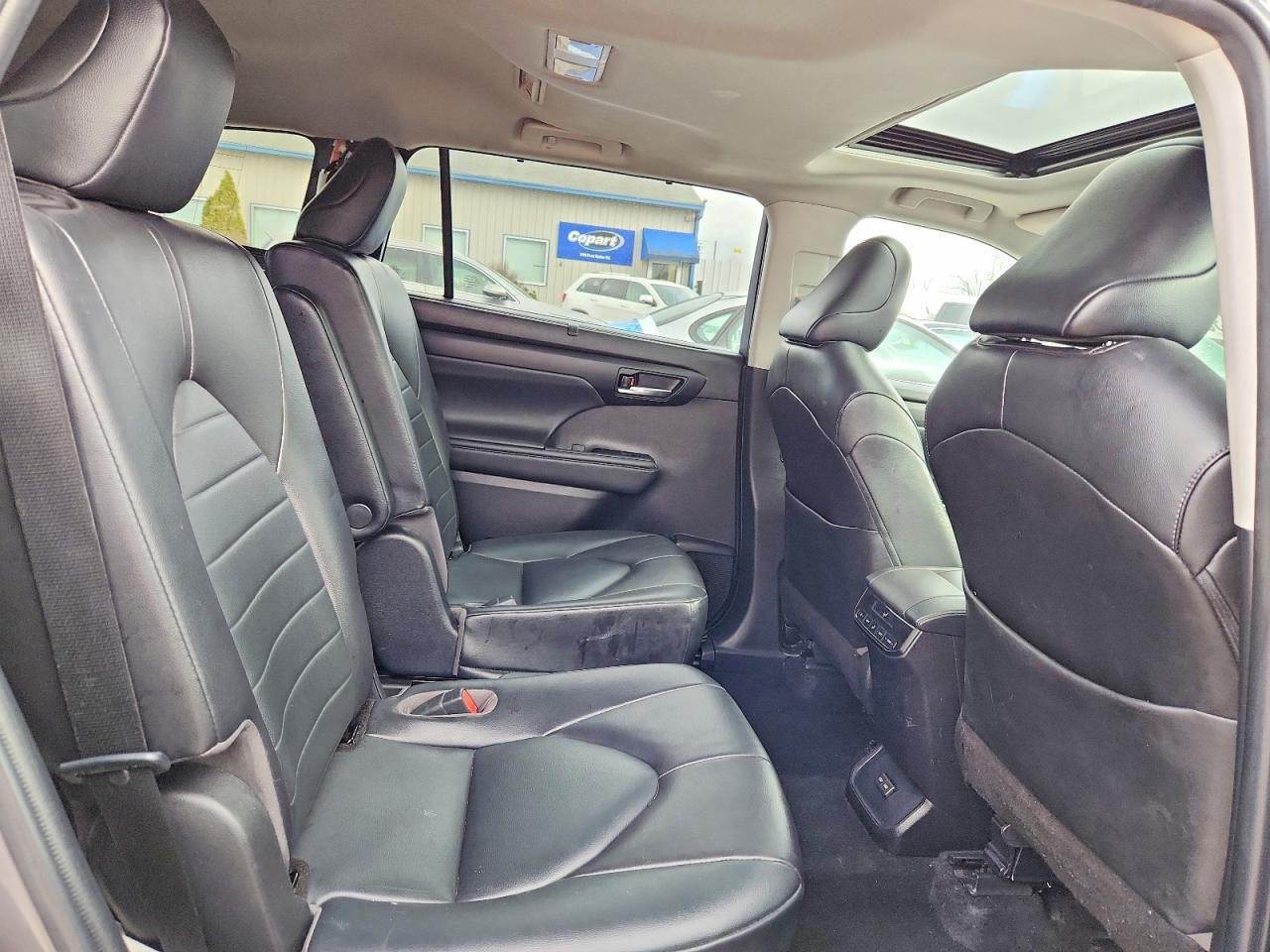 2022 TOYOTA HIGHLANDER HYBRID XLE photo 11