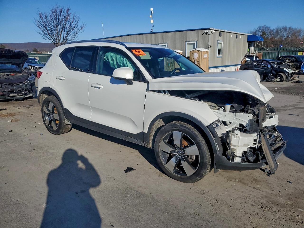 2020 VOLVO XC40 T5 MOMENTUM photo 4