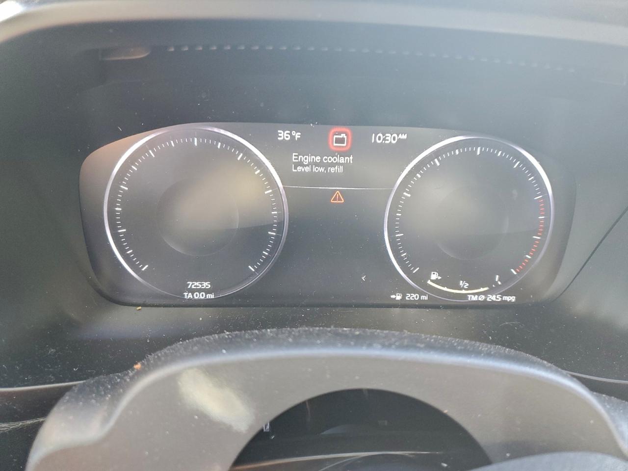 2020 VOLVO XC40 T5 MOMENTUM photo 9