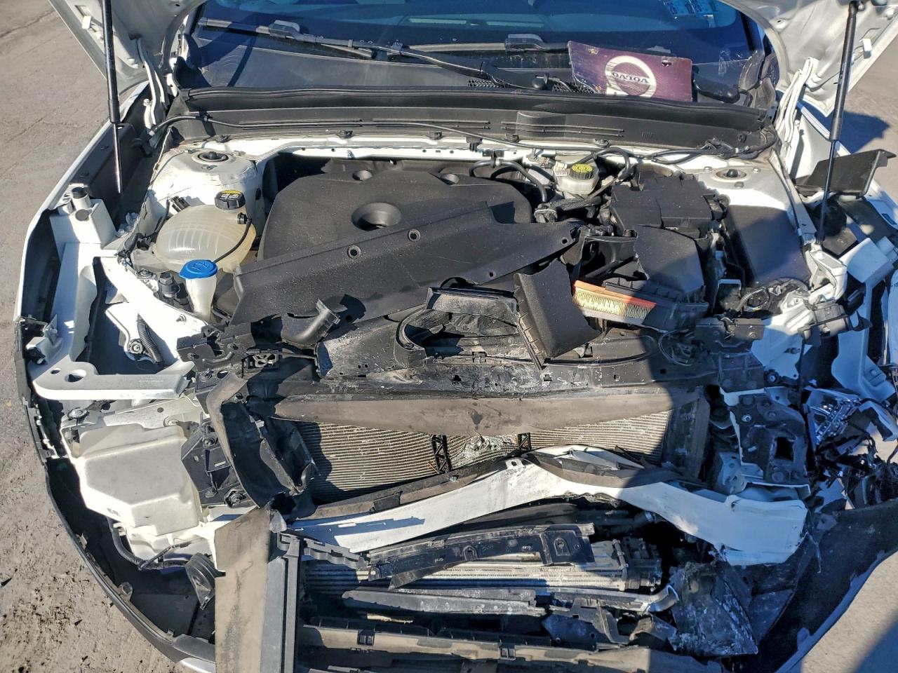 2020 VOLVO XC40 T5 MOMENTUM photo 12
