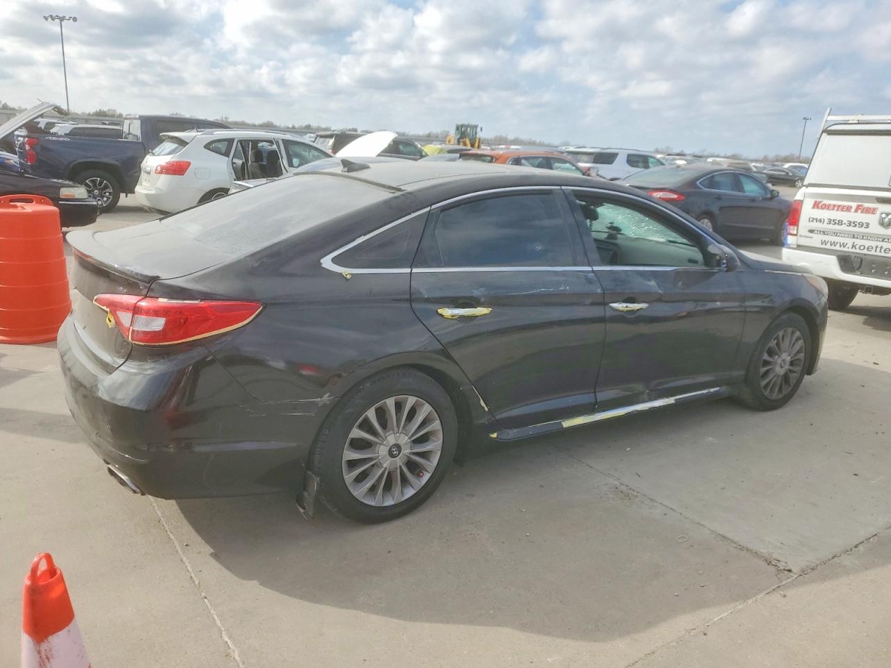 2015 HYUNDAI SONATA SPORT photo 3