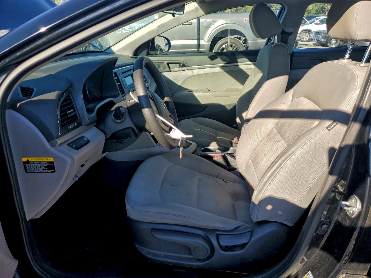 2017 HYUNDAI ELANTRA SE photo 7