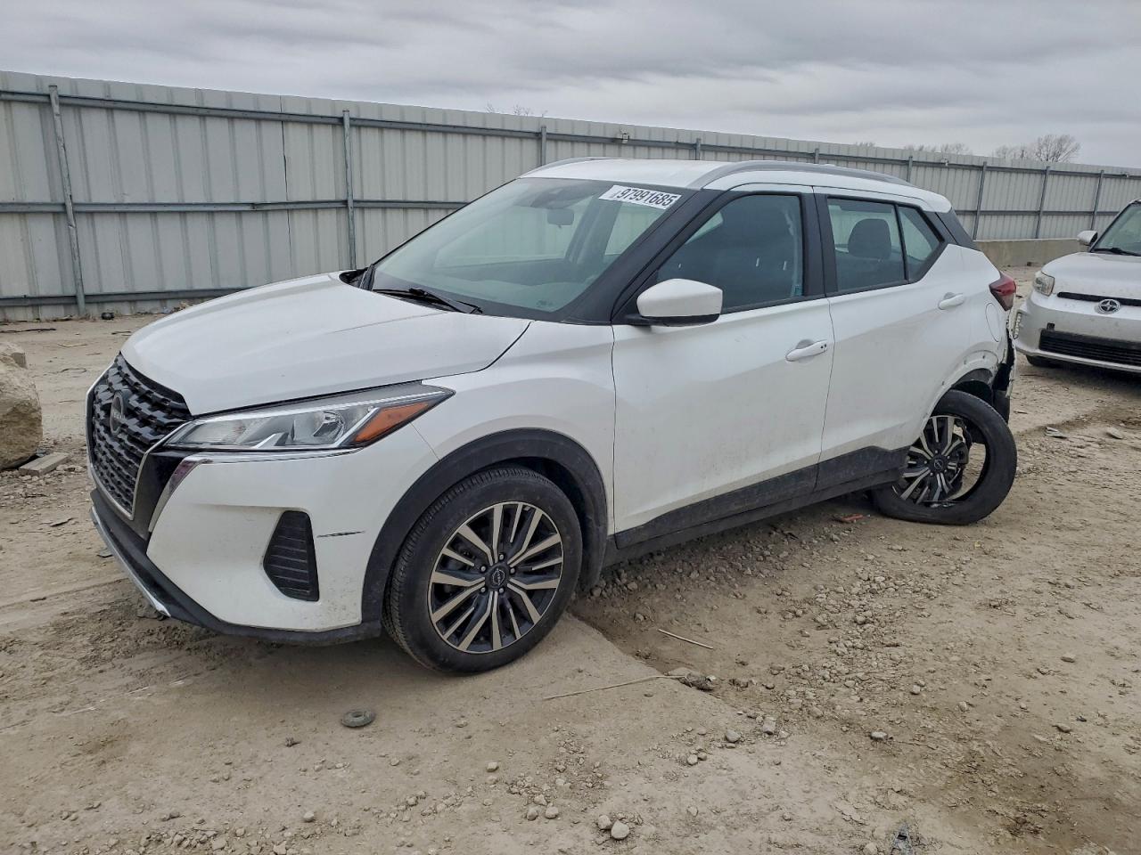 2023 NISSAN KICKS