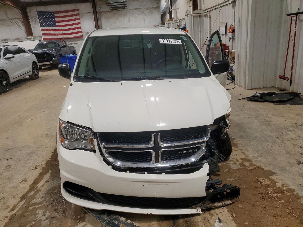 2011 DODGE GRAND CARAVAN EXPRESS photo 5