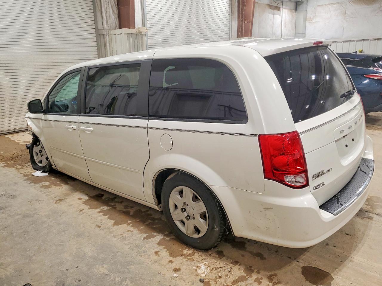 2011 DODGE GRAND CARAVAN EXPRESS photo 2