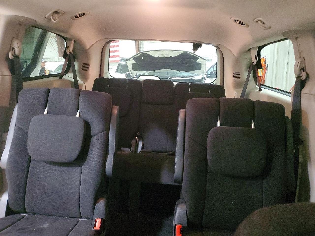 2011 DODGE GRAND CARAVAN EXPRESS photo 10