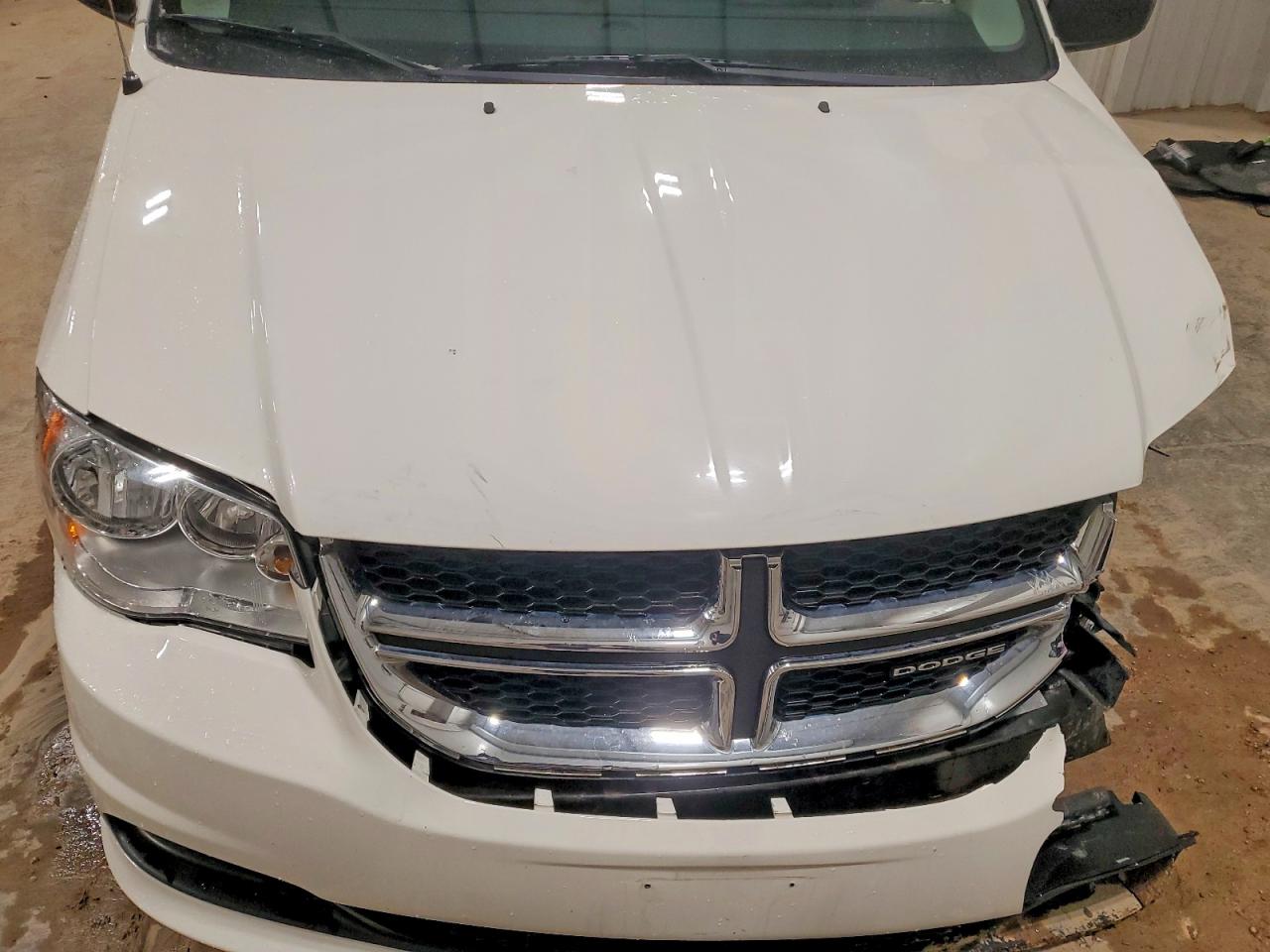 2011 DODGE GRAND CARAVAN EXPRESS photo 12