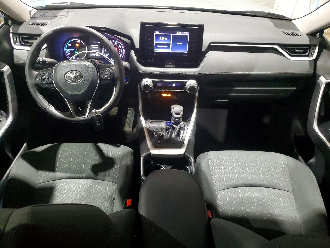 2021 TOYOTA RAV4 XLE photo 8