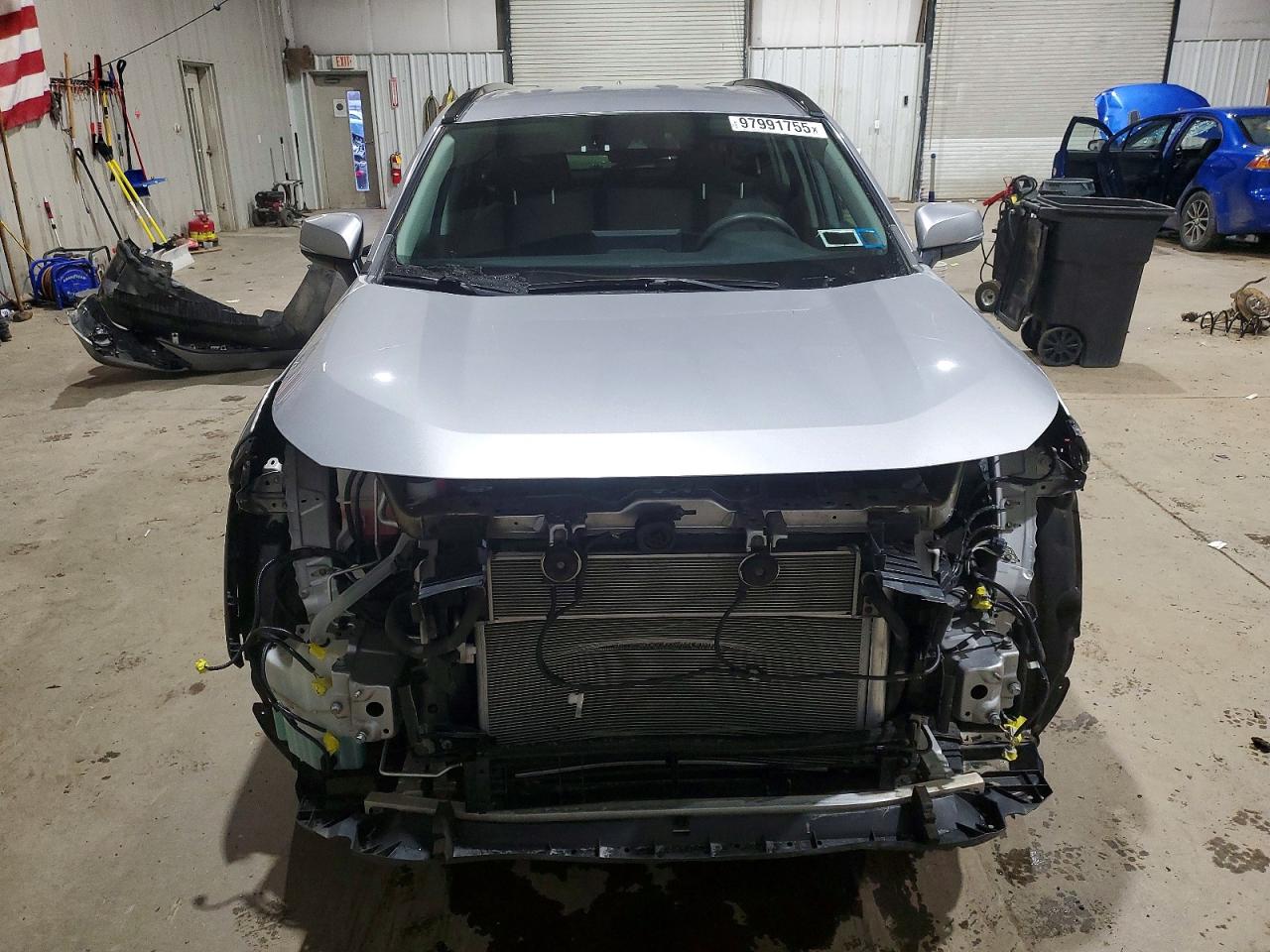 2021 TOYOTA RAV4 XLE photo 5