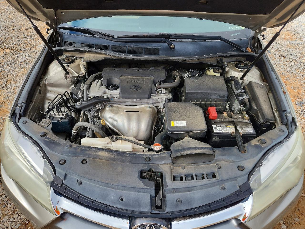 2016 TOYOTA CAMRY LE photo 11