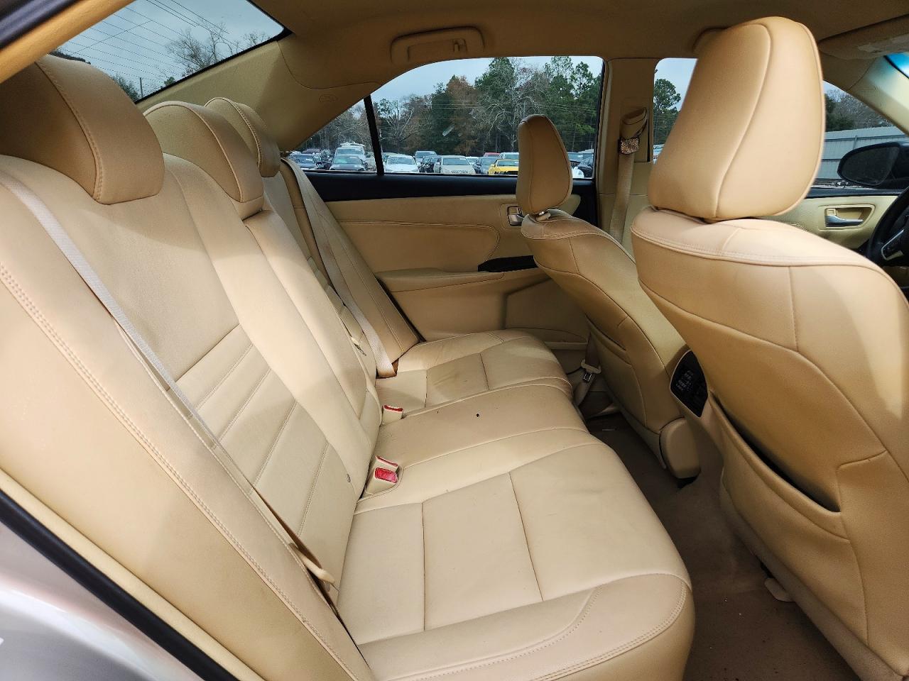 2016 TOYOTA CAMRY LE photo 10