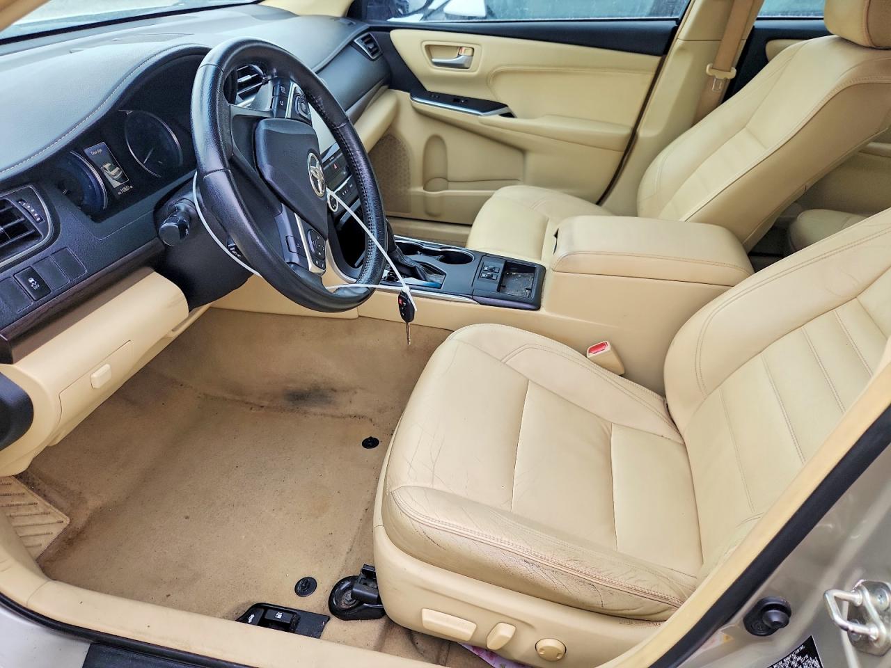 2016 TOYOTA CAMRY LE photo 7