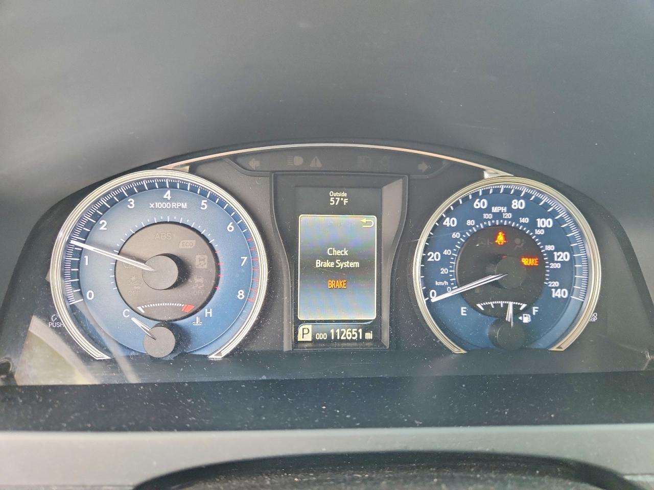 2016 TOYOTA CAMRY LE photo 9