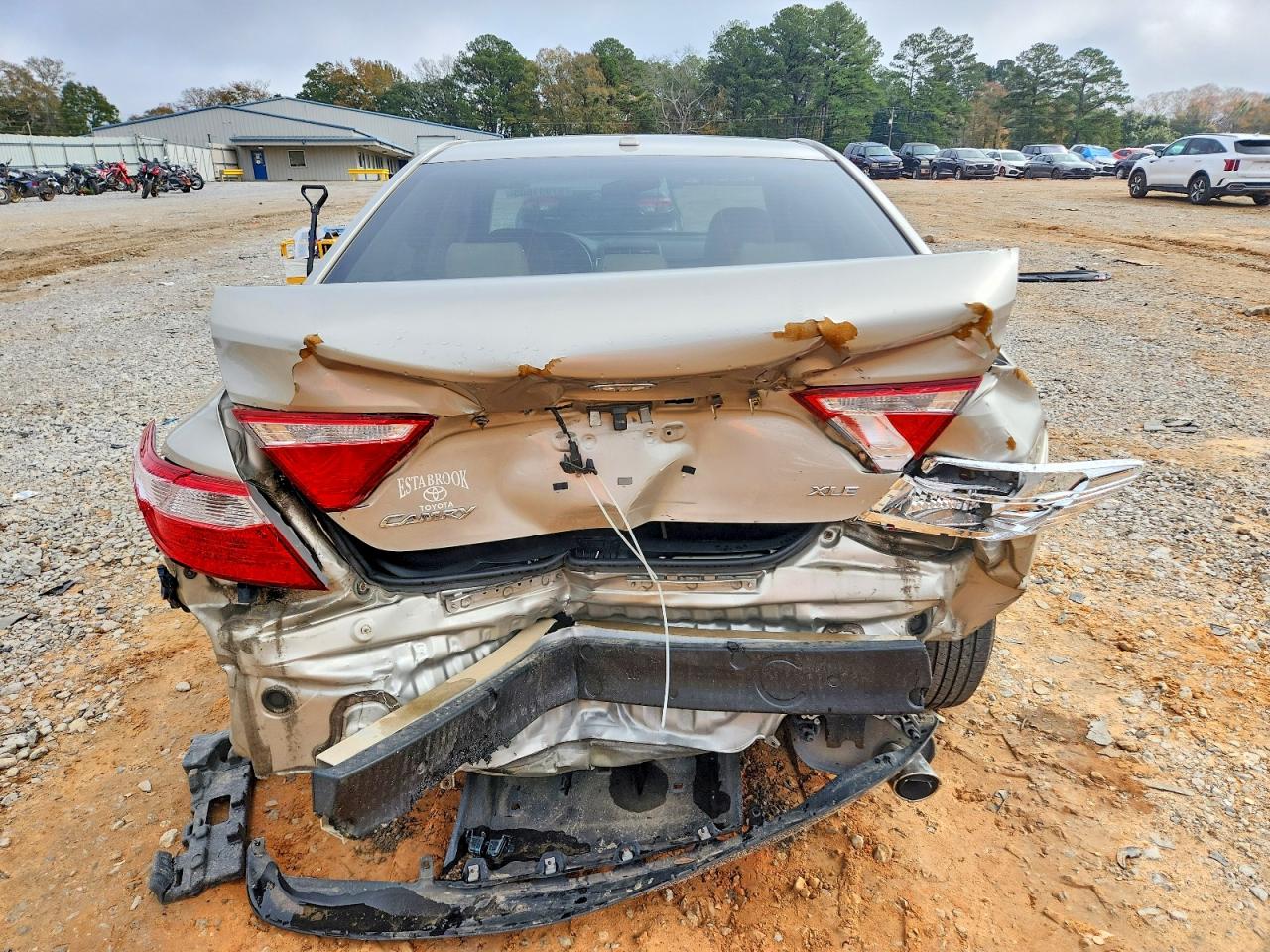 2016 TOYOTA CAMRY LE photo 6
