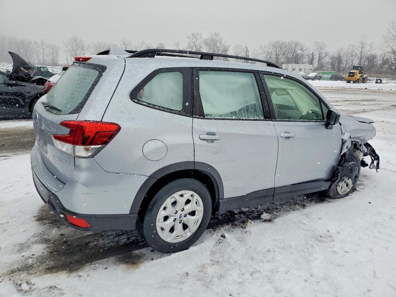 2019 SUBARU FORESTER photo 3