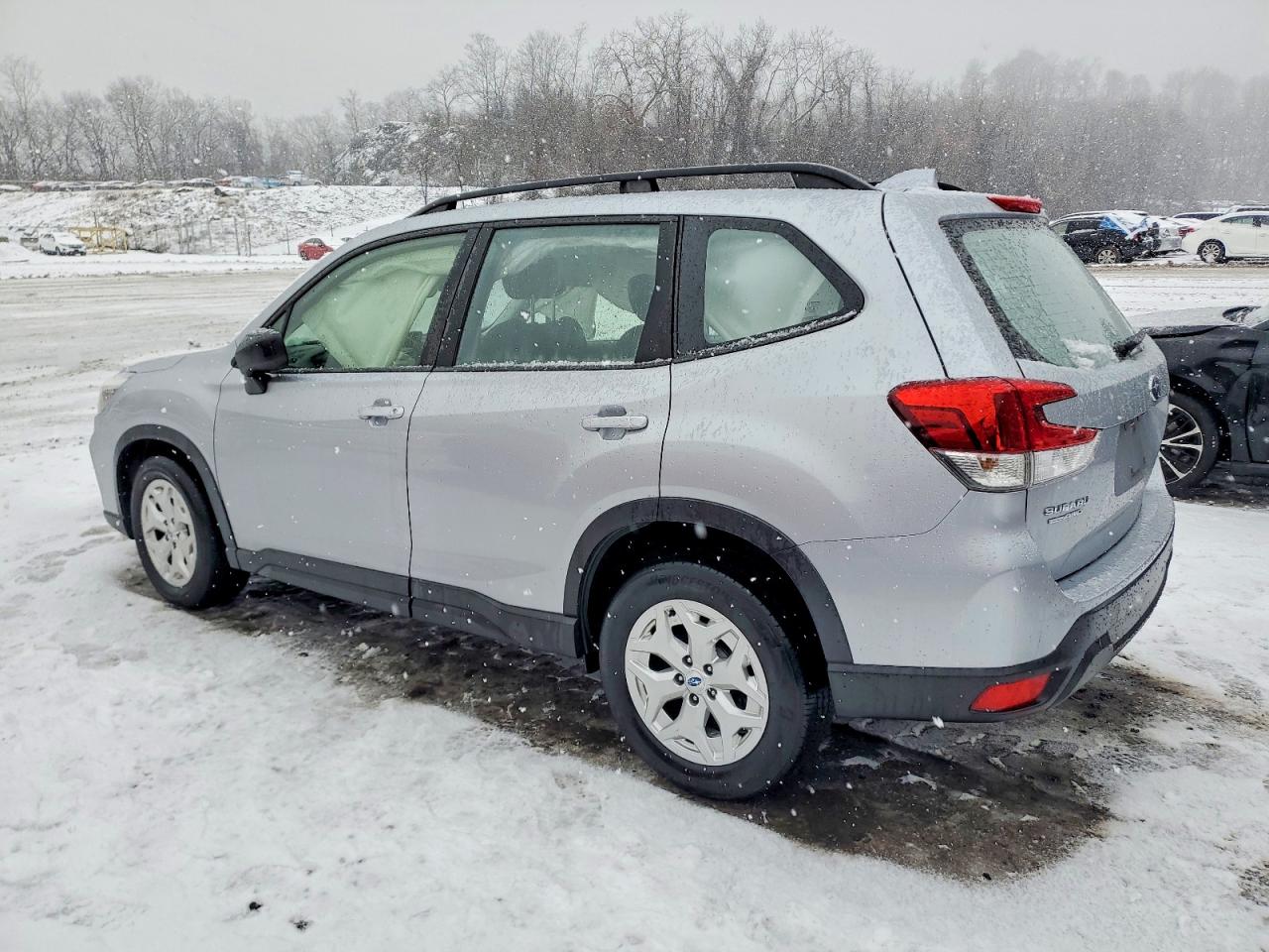 2019 SUBARU FORESTER photo 2