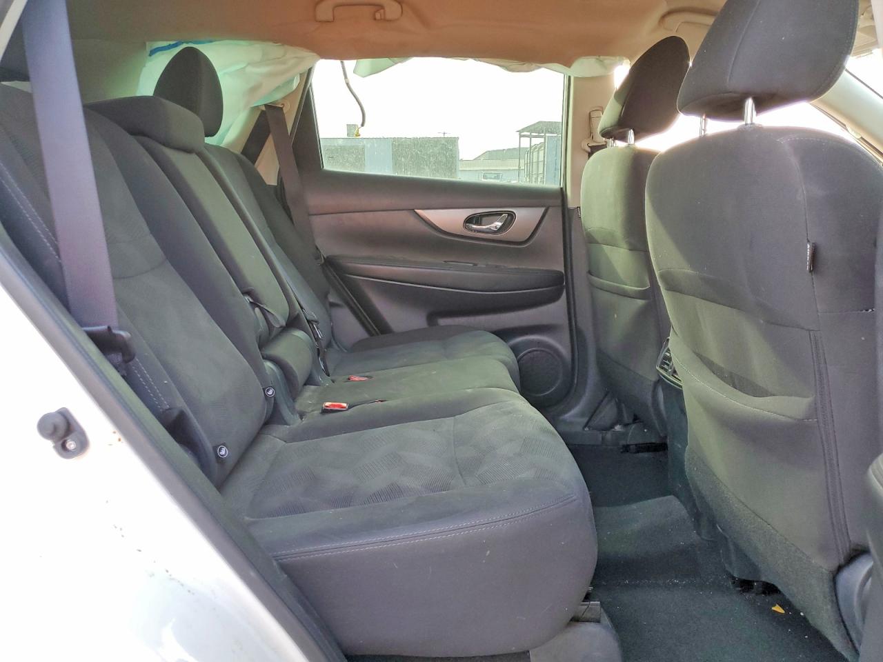 2016 NISSAN ROGUE S photo 11