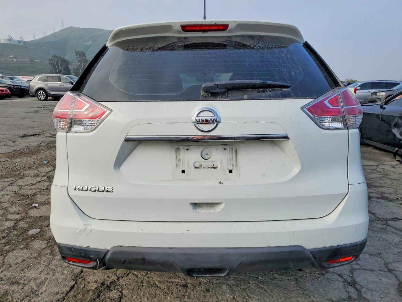 2016 NISSAN ROGUE S photo 6