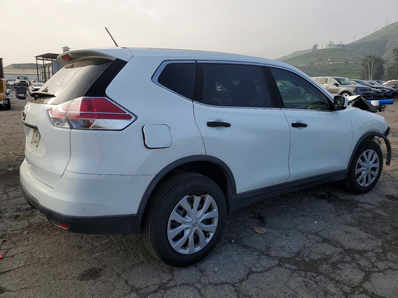 2016 NISSAN ROGUE S photo 3