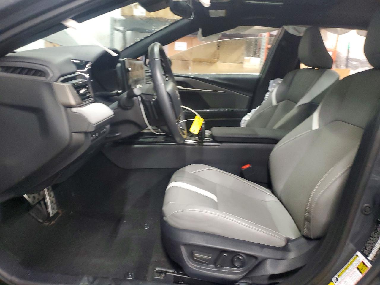 2025 TOYOTA CAMRY XSE photo 7