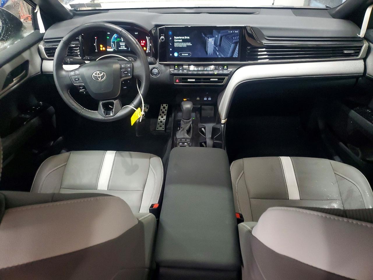 2025 TOYOTA CAMRY XSE photo 8