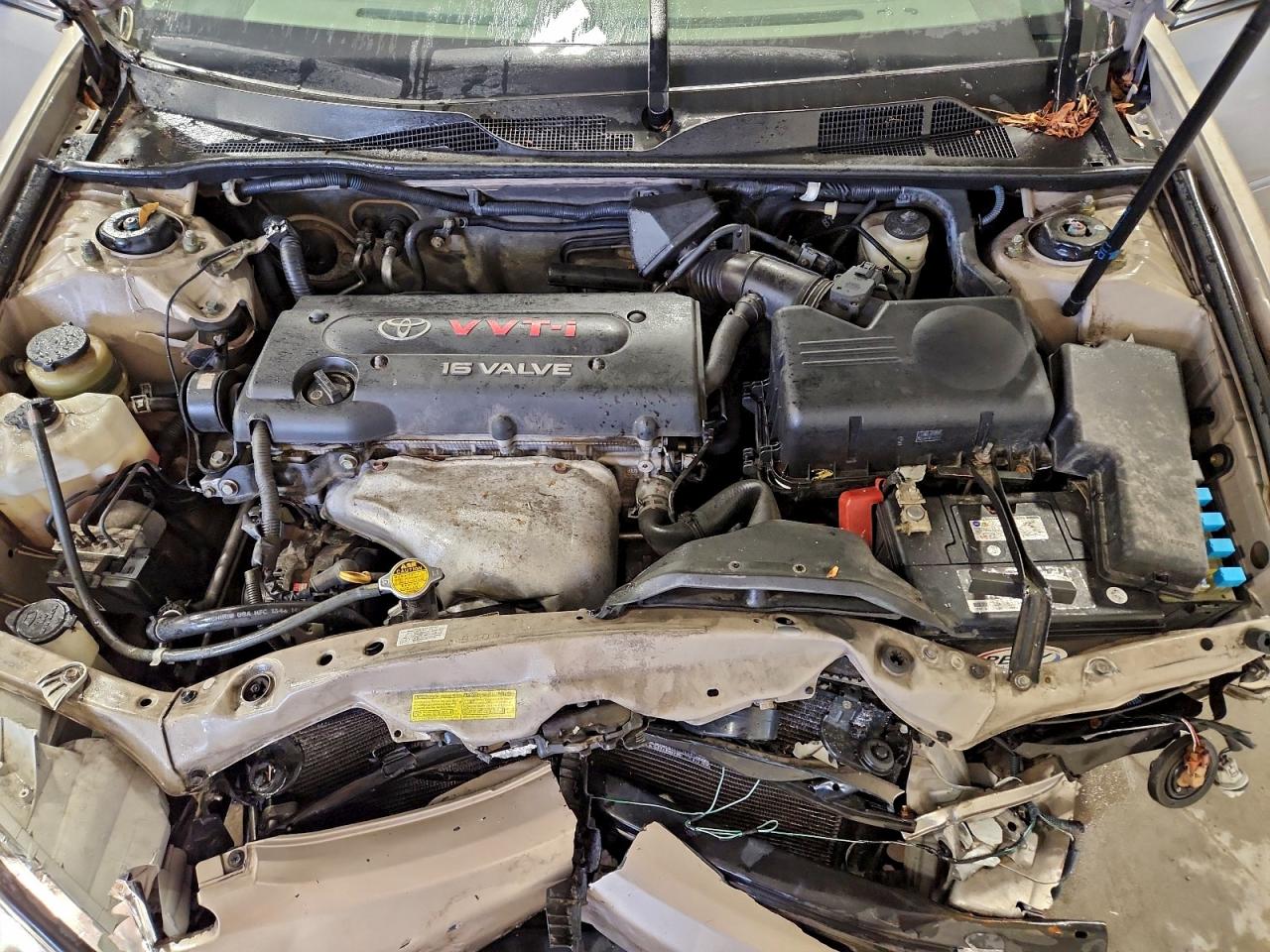 2004 TOYOTA CAMRY XLE photo 11