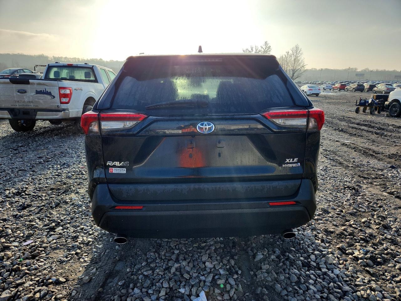 2022 TOYOTA RAV4 XLE PREMIUM photo 6