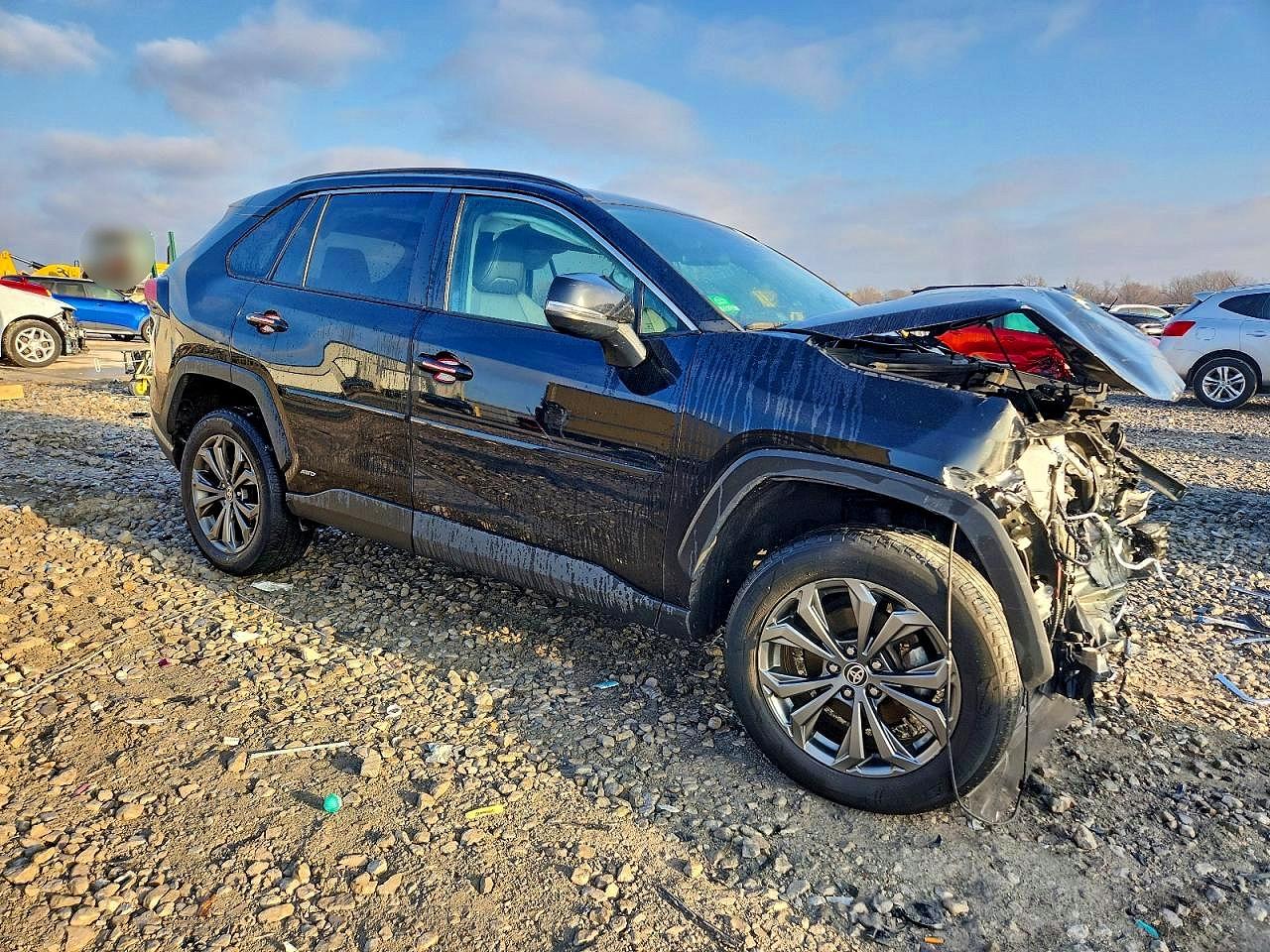 2022 TOYOTA RAV4 XLE PREMIUM photo 4