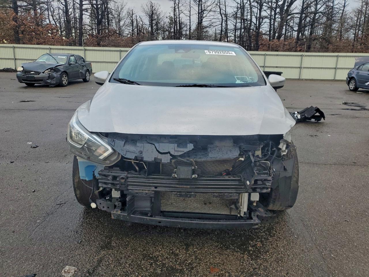 2021 NISSAN VERSA SV photo 5