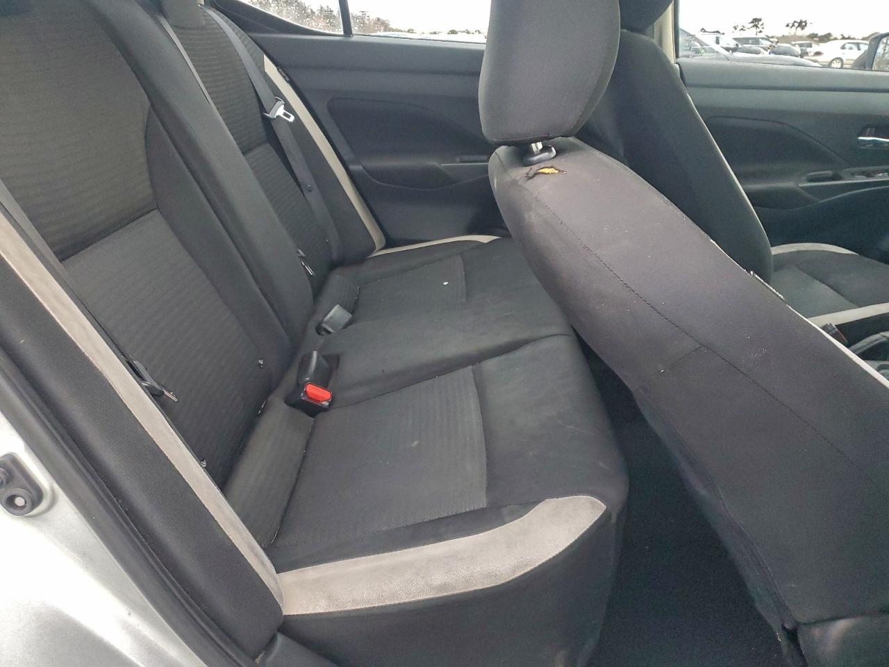 2021 NISSAN VERSA SV photo 10