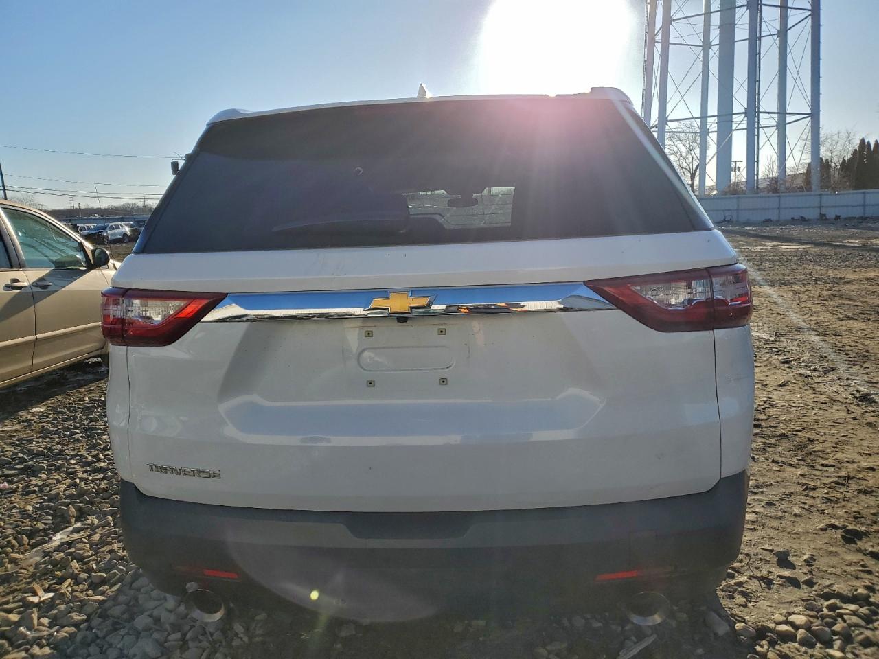 2019 CHEVROLET TRAVERSE LS photo 6