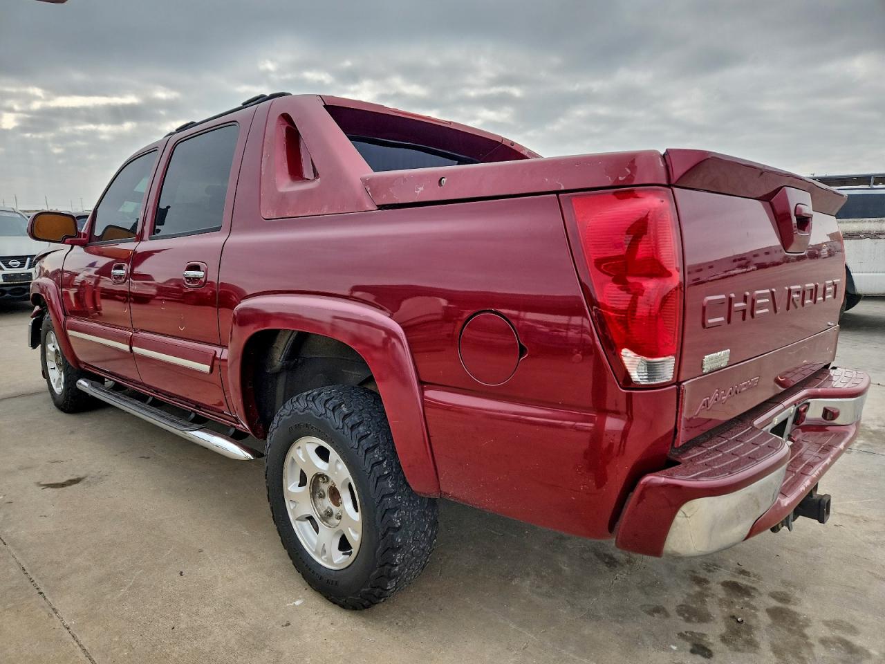 2005 CHEVROLET AVALANCHE C1500 photo 2