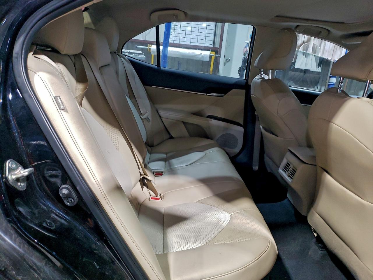 2020 TOYOTA CAMRY XLE photo 10