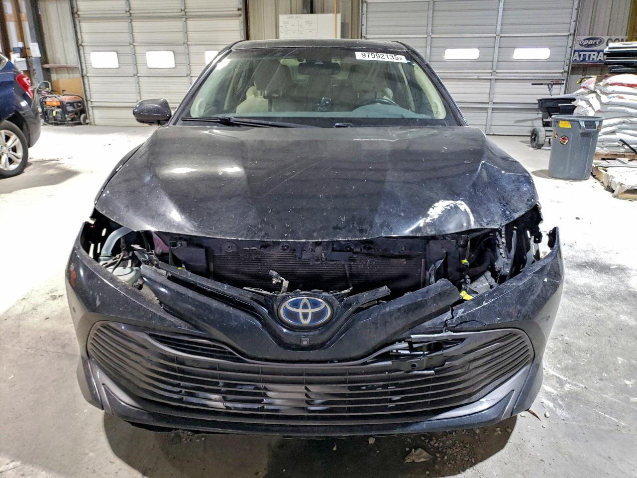 2020 TOYOTA CAMRY XLE photo 5